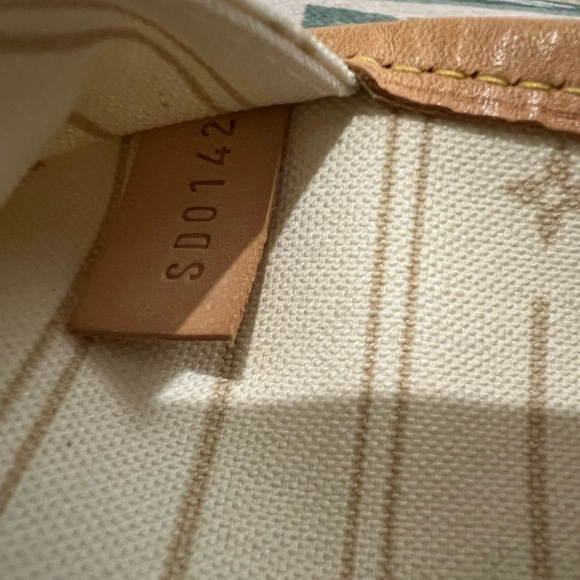 Louis Vuitton Damier Azur Neverfull MM (2012) - Picture 16 of 16